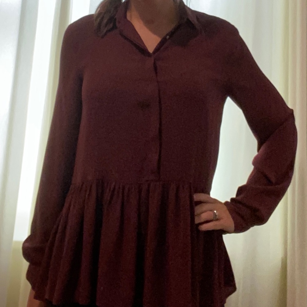 Long sleeve burgundy peplum collard top